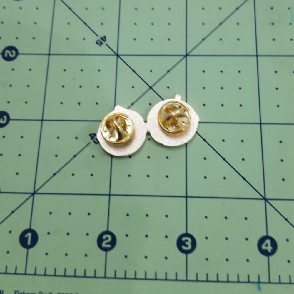 Harry Potter Hogwarts Enamel Pin HP - Picture 3 of 3